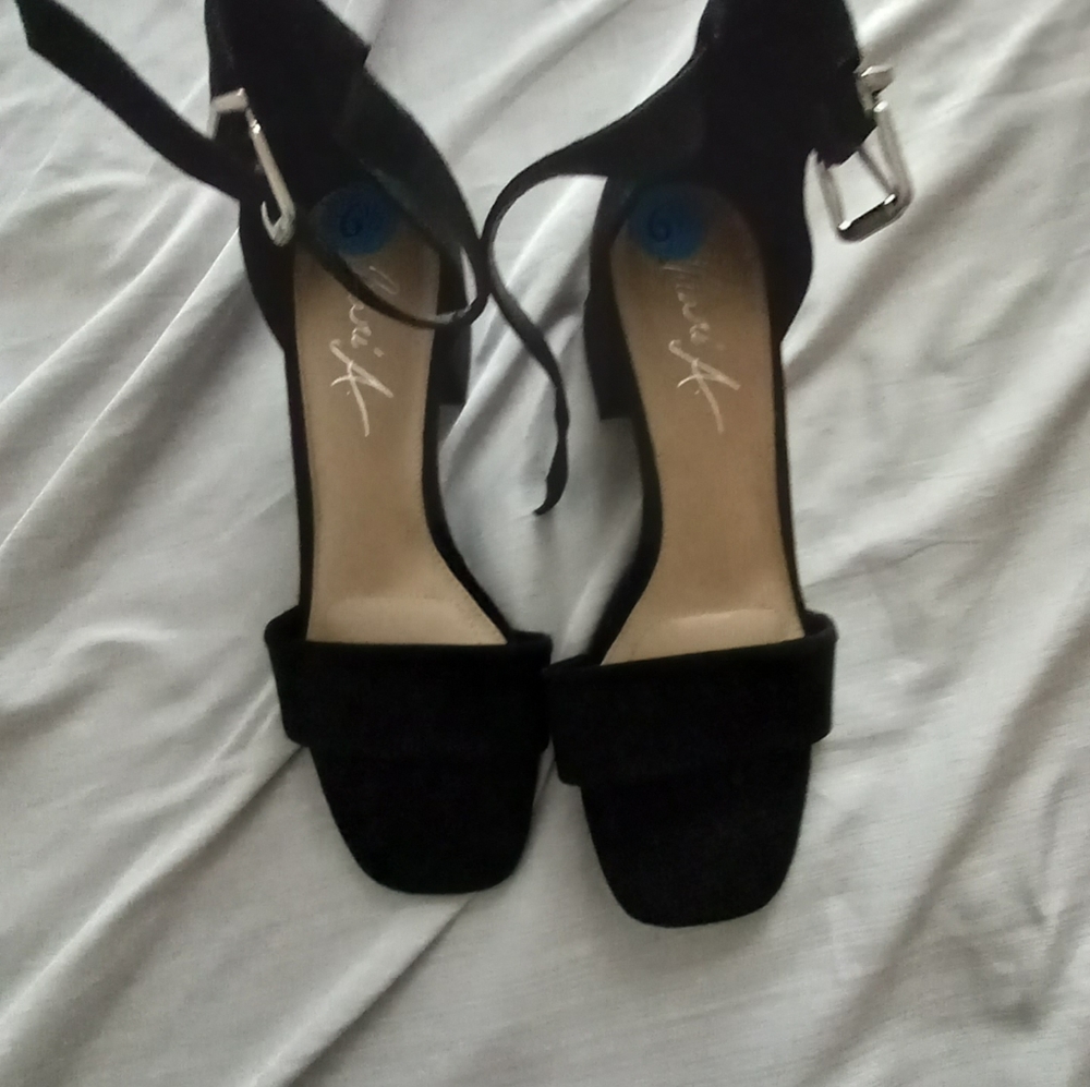 NWOT mari A. Women's Heels